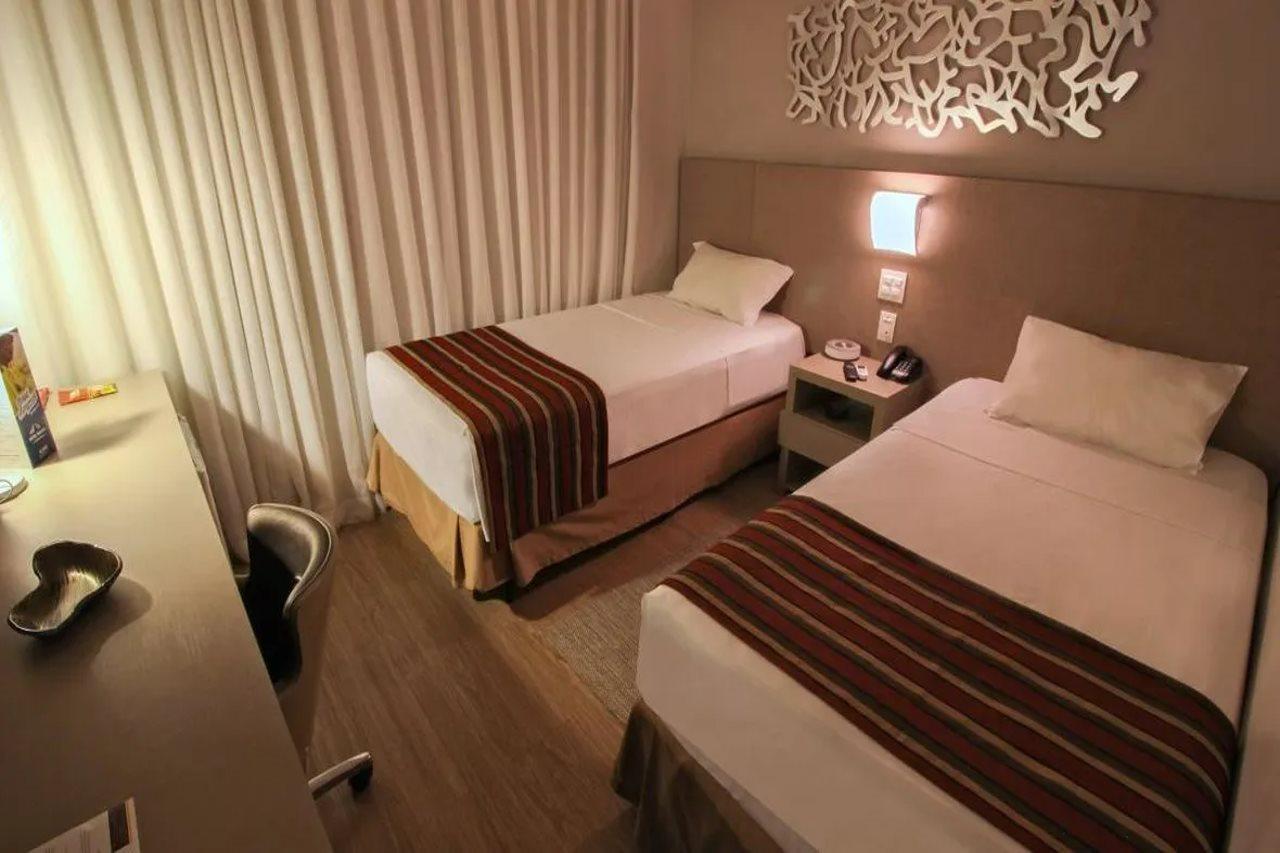 Hotel Beaga Convention Expominas By Mhb เบโลโอรีซอนชี ภายนอก รูปภาพ