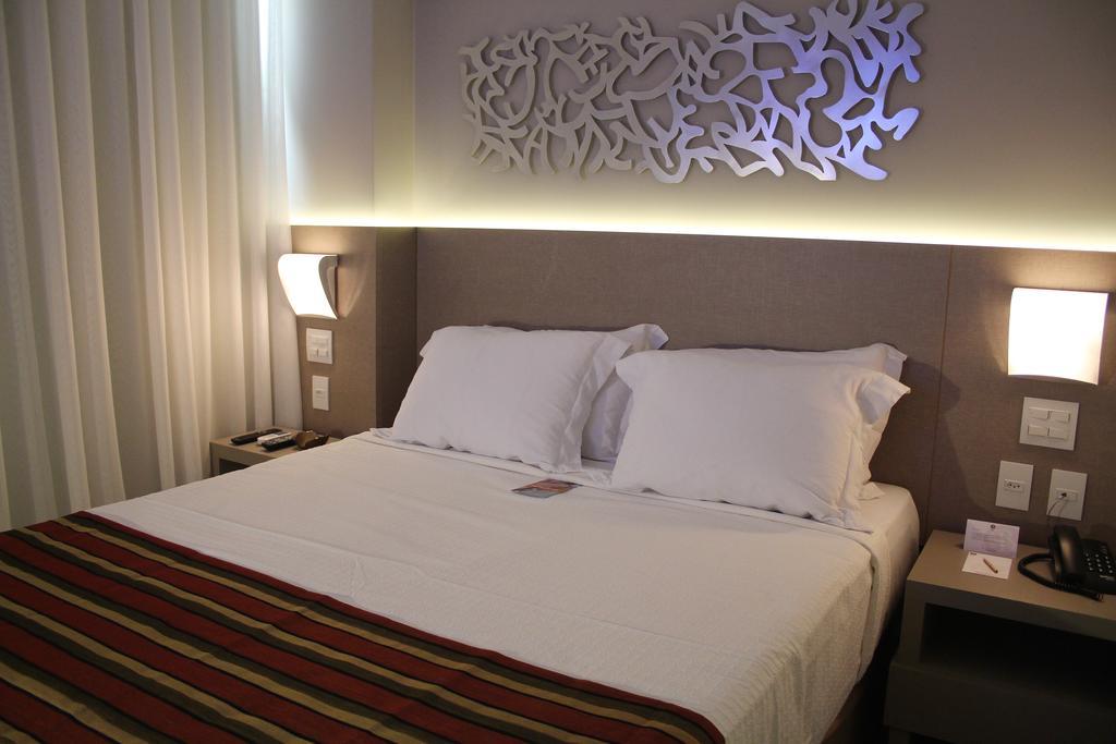 Hotel Beaga Convention Expominas By Mhb เบโลโอรีซอนชี ภายนอก รูปภาพ